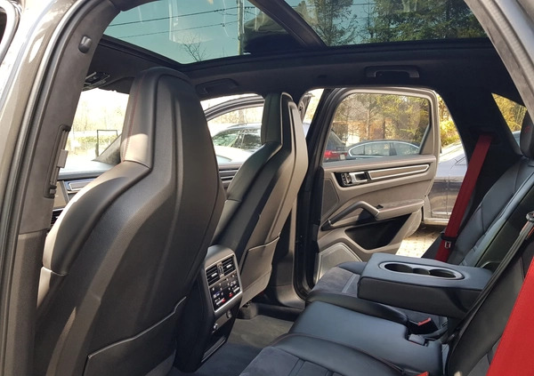 Porsche Cayenne cena 469000 przebieg: 95000, rok produkcji 2020 z Malbork małe 301